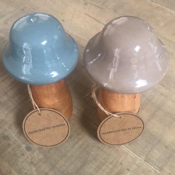 Mushrooms 🍄 Set of 2 Gray and Taupe￼ 7” Tall NWT Made in India 🇮🇳 - Picture 2 of 4